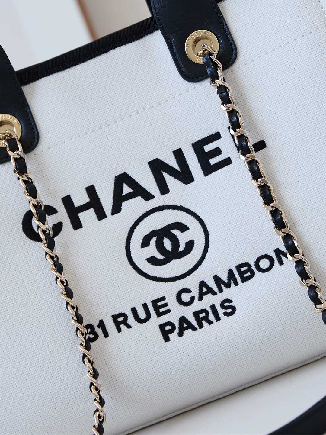 [TOP] CHANEL Deauville Bag 33cm - White with Black Handle