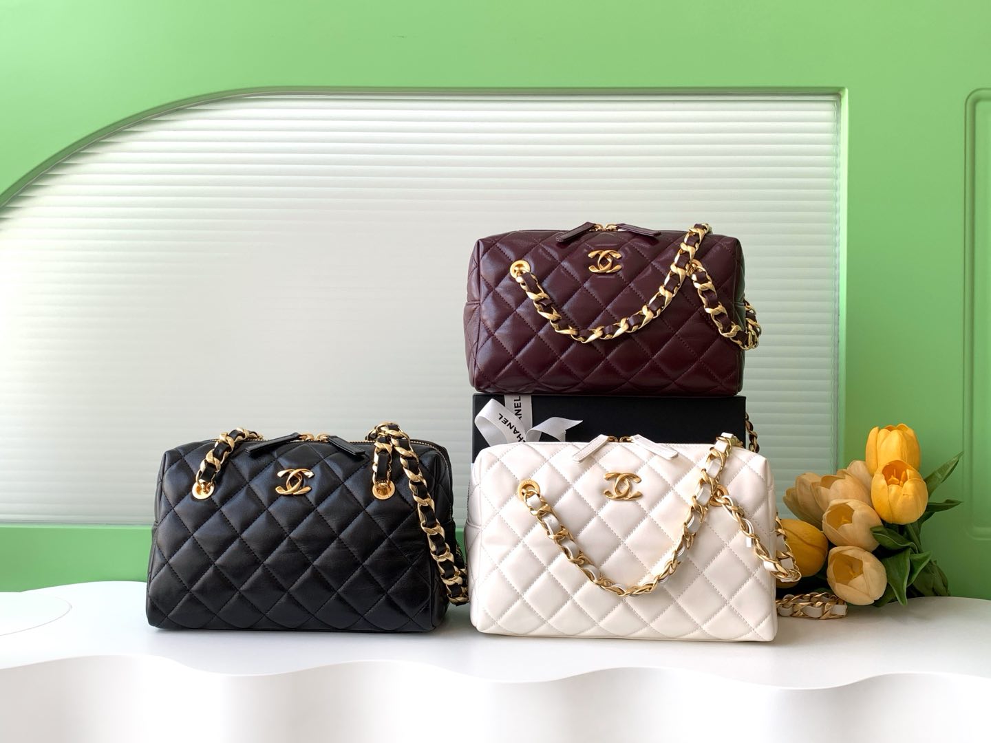 [TOP] CHANEL Bowling Bag Lambskin 15x25x11 cm - 3 Color