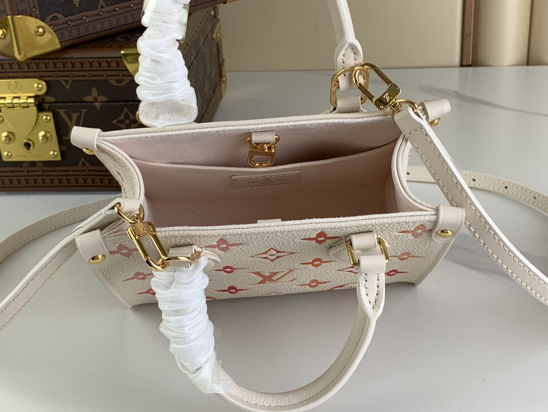 [TOP] Louis Vuitton LV  On The Go BB Bag 18 x 15 x8.5cm - White