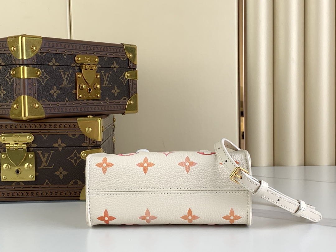 [TOP] Louis Vuitton LV  On The Go BB Bag 18 x 15 x8.5cm - White