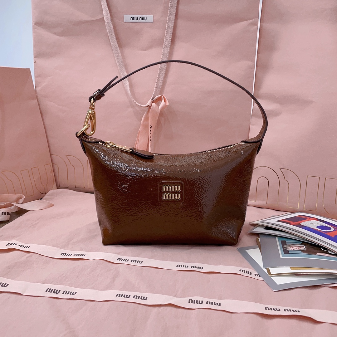 [TOP] Miu Miu Hobo Bag Wax Leather 14x10x(19-25.5)cm - 2 Color