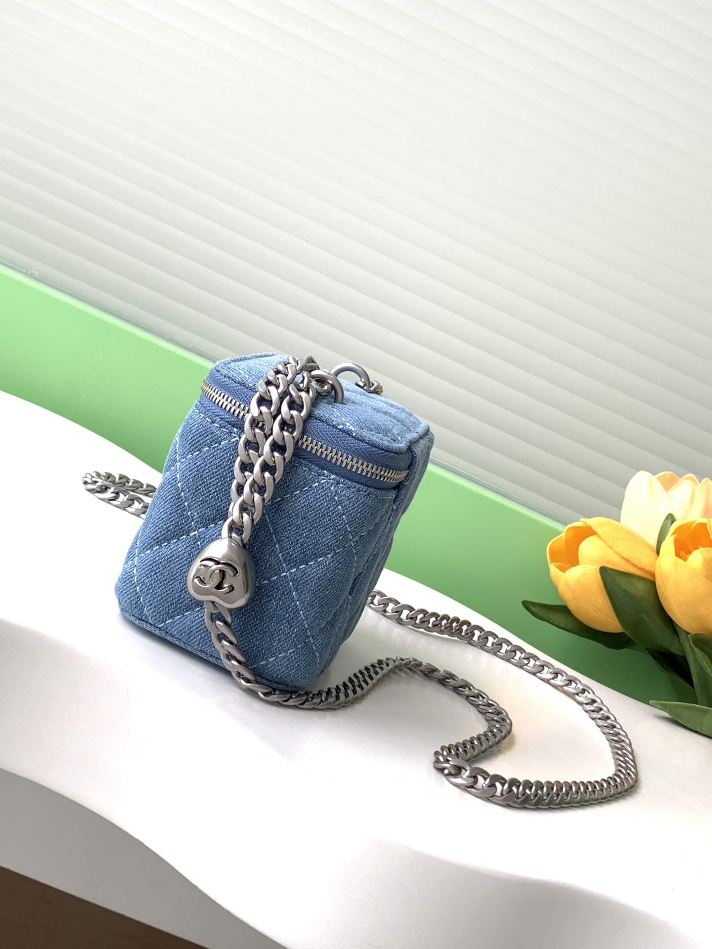 [TOP] CHANEL Vanity Case Denim with Heart Shape Adjustable Buckle 8.5x11x7cm/9.5x18x8cm - Blue