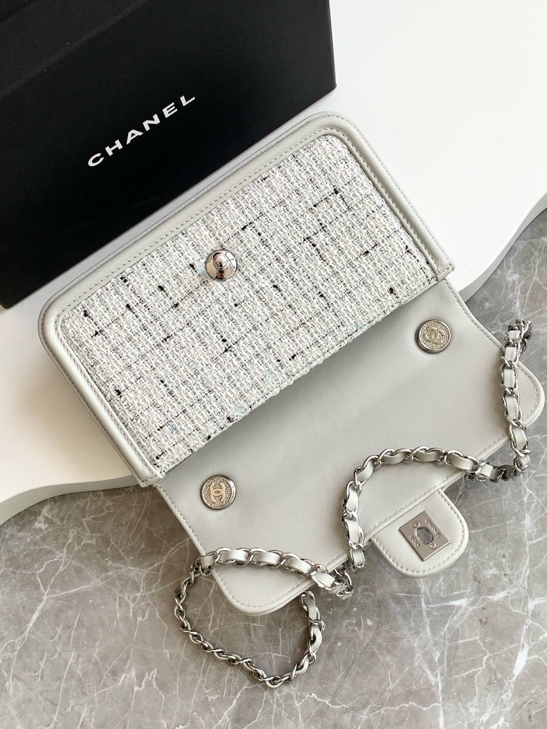 [TOP] CHANEL Flab Bag 22 cm - Gray