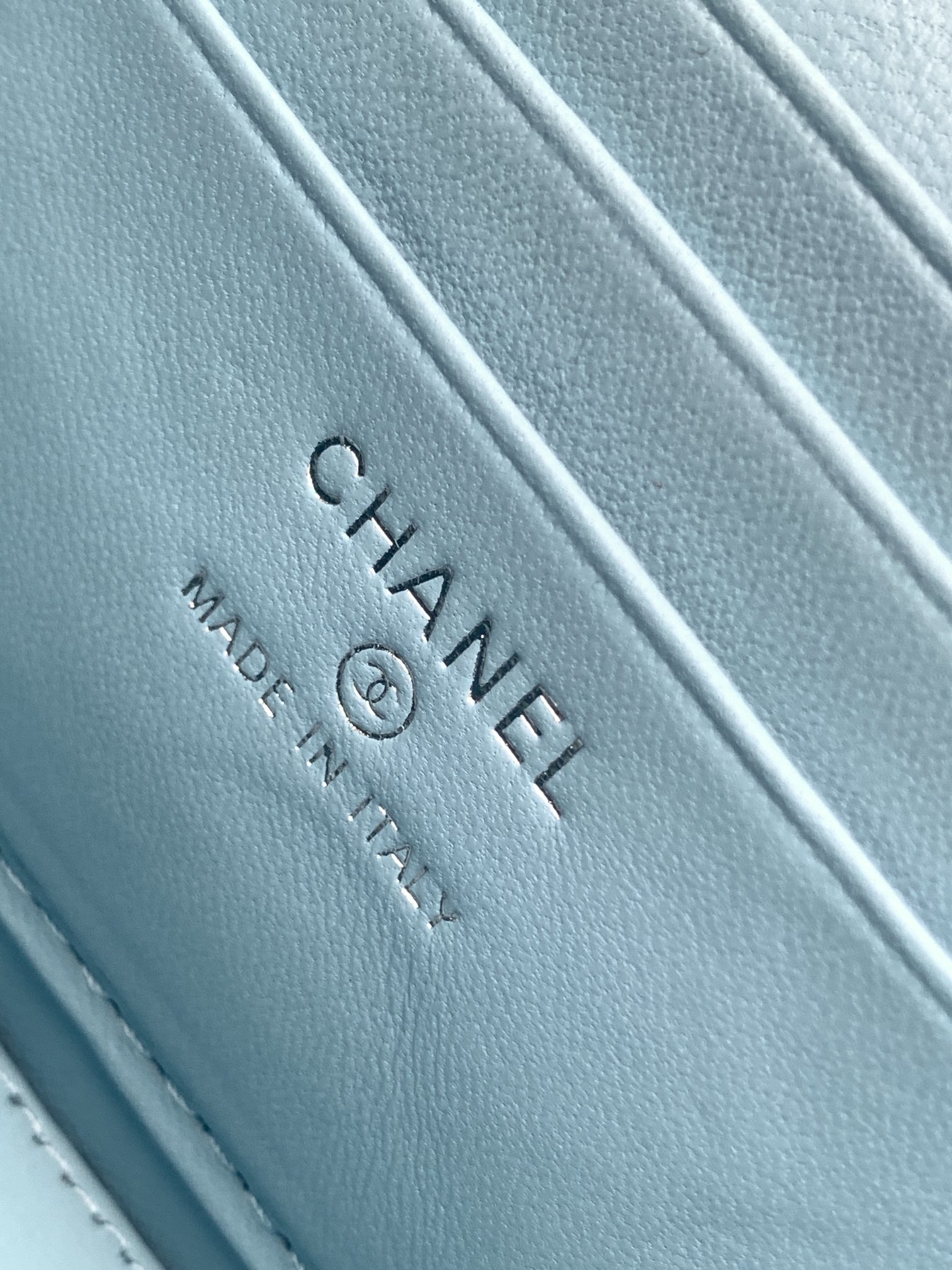 [TOP] CHANEL Vanity Case Denim with Heart Shape Adjustable Buckle 8.5x11x7cm/9.5x18x8cm - Blue