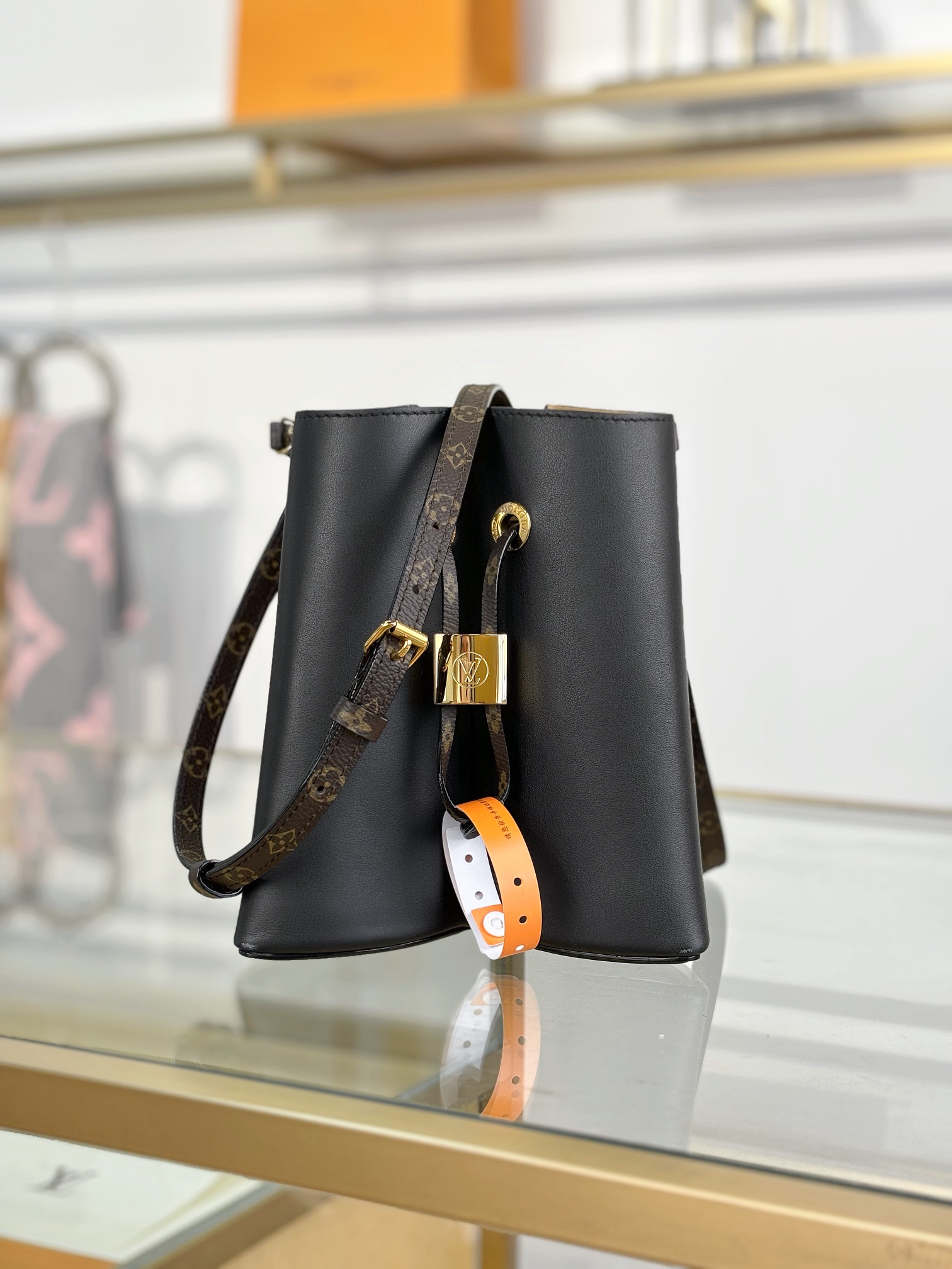 [TOP] Louis Vuitton LV BLOOM Bag 21x21x16cm - Black