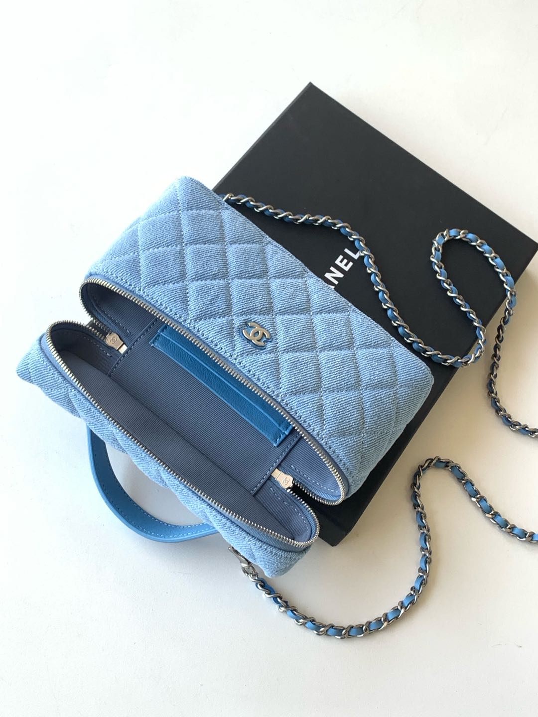 [TOP] CHANEL Vanity Case Denim 17×19.5×5cm - Blue