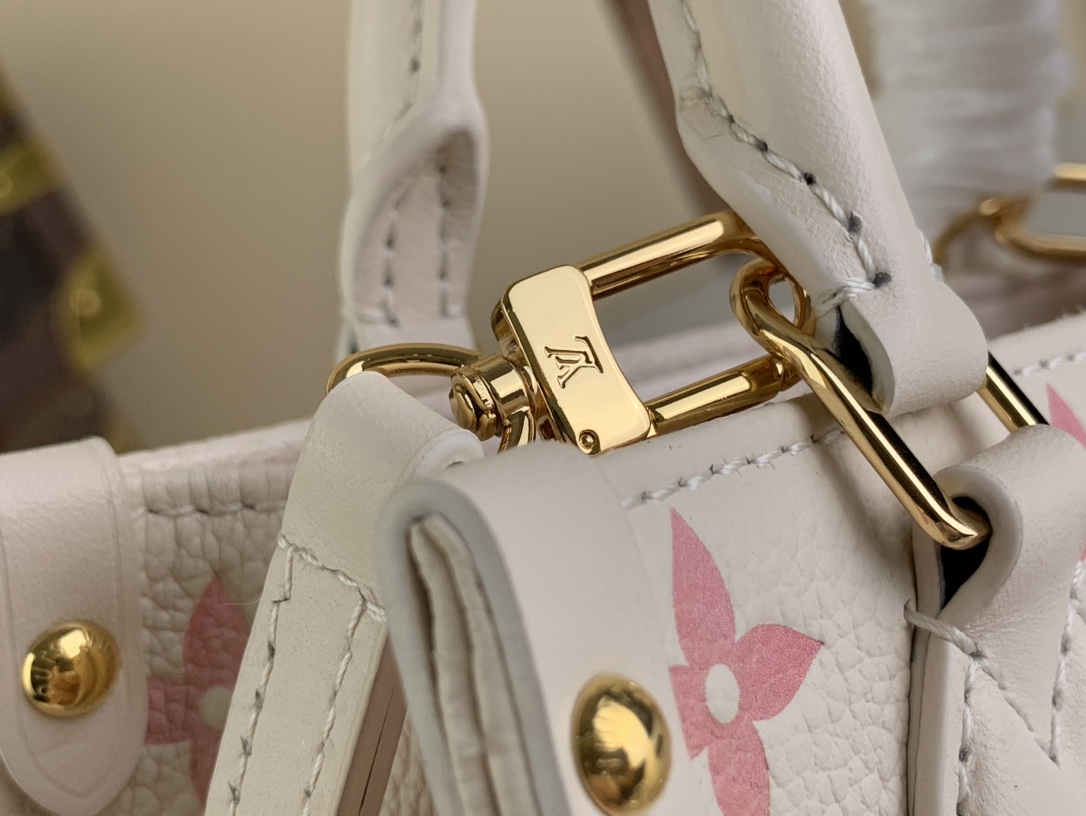 [TOP] Louis Vuitton LV  On The Go BB Bag 18 x 15 x8.5cm - White