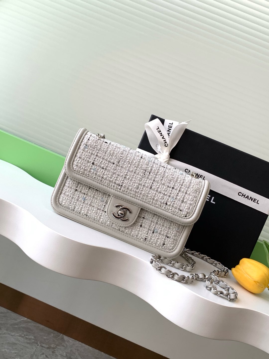 [TOP] CHANEL Flab Bag 22 cm - Gray