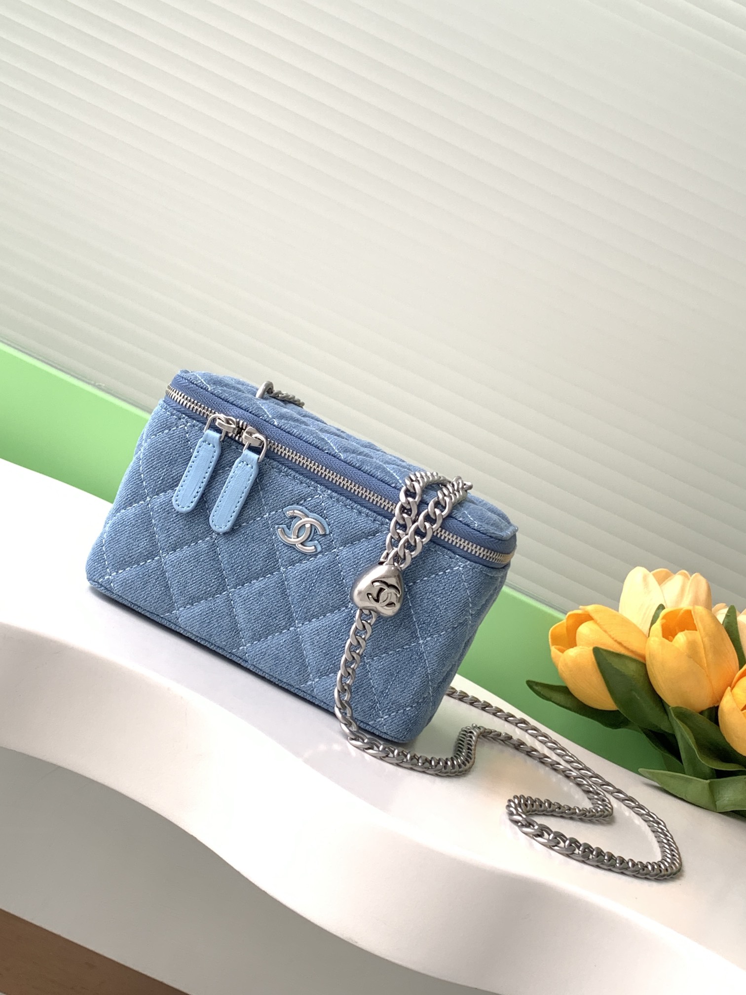 [TOP] CHANEL Vanity Case Denim with Heart Shape Adjustable Buckle 8.5x11x7cm/9.5x18x8cm - Blue