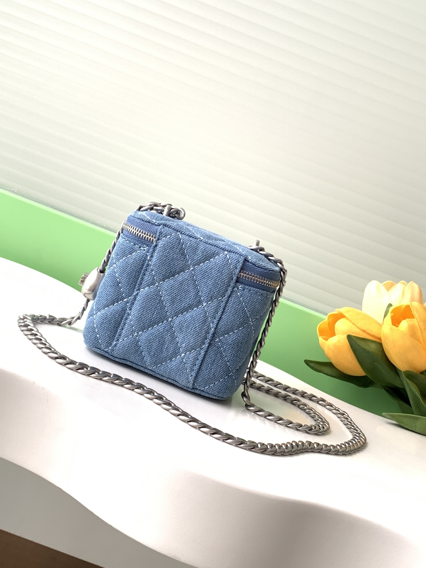 [TOP] CHANEL Vanity Case Denim with Heart Shape Adjustable Buckle 8.5x11x7cm/9.5x18x8cm - Blue