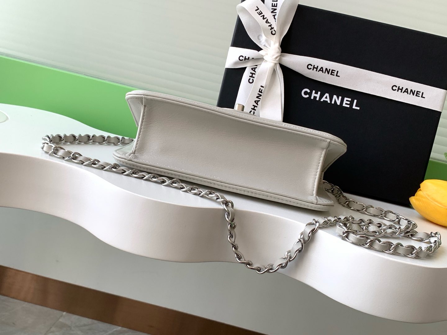 [TOP] CHANEL Flab Bag 22 cm - Gray