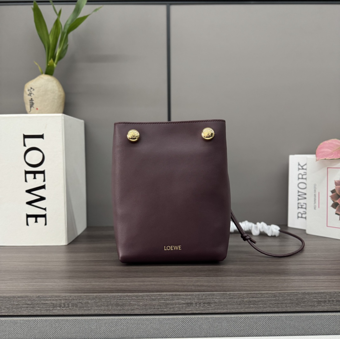 [TOP] LOEWE Smooth Cow Leather Pebble Pouch 17*7*21.5CM - 4 Color