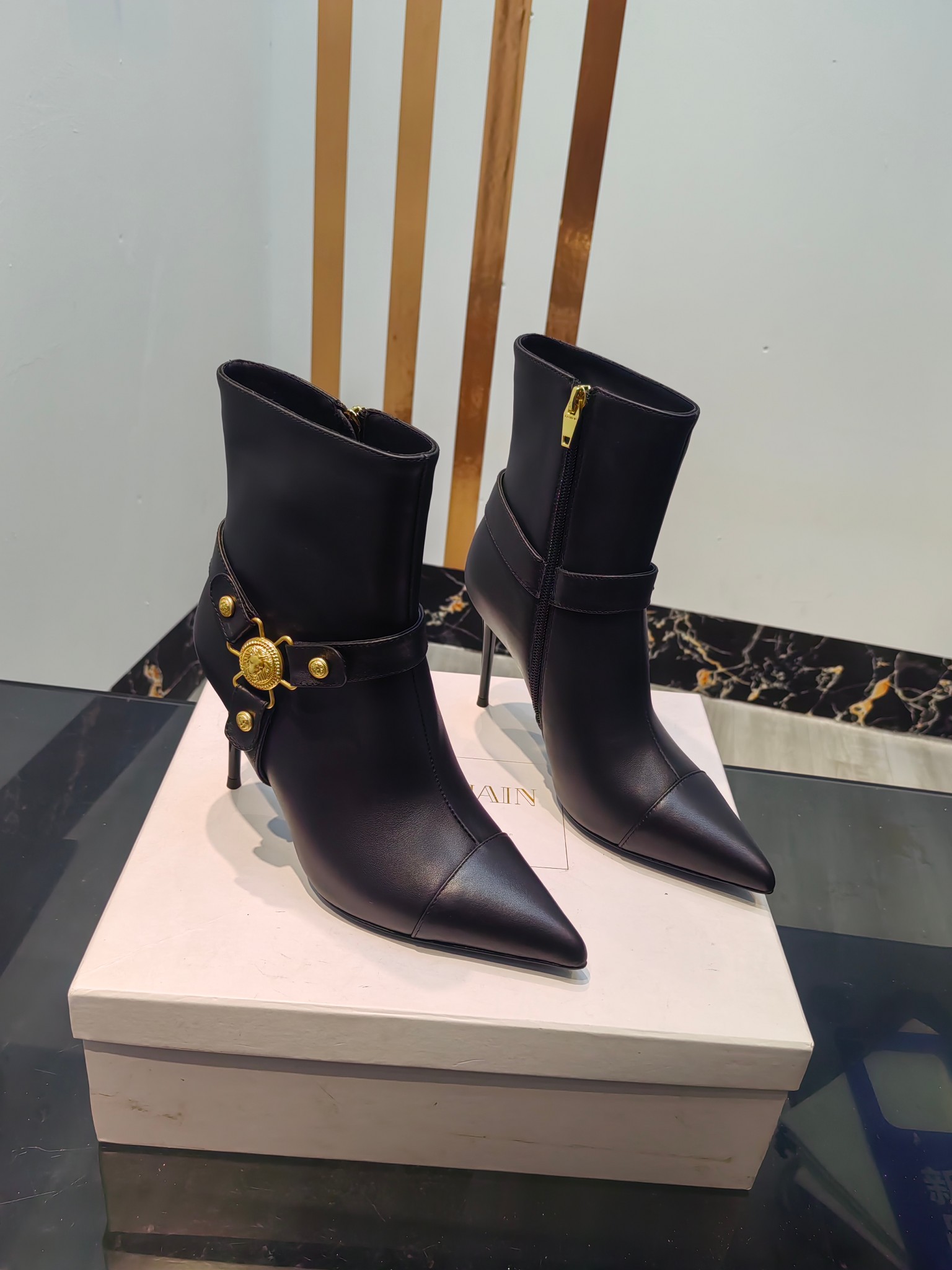 [TOP] Balmain High-Heeled Ankle Boots Cowhide - Black