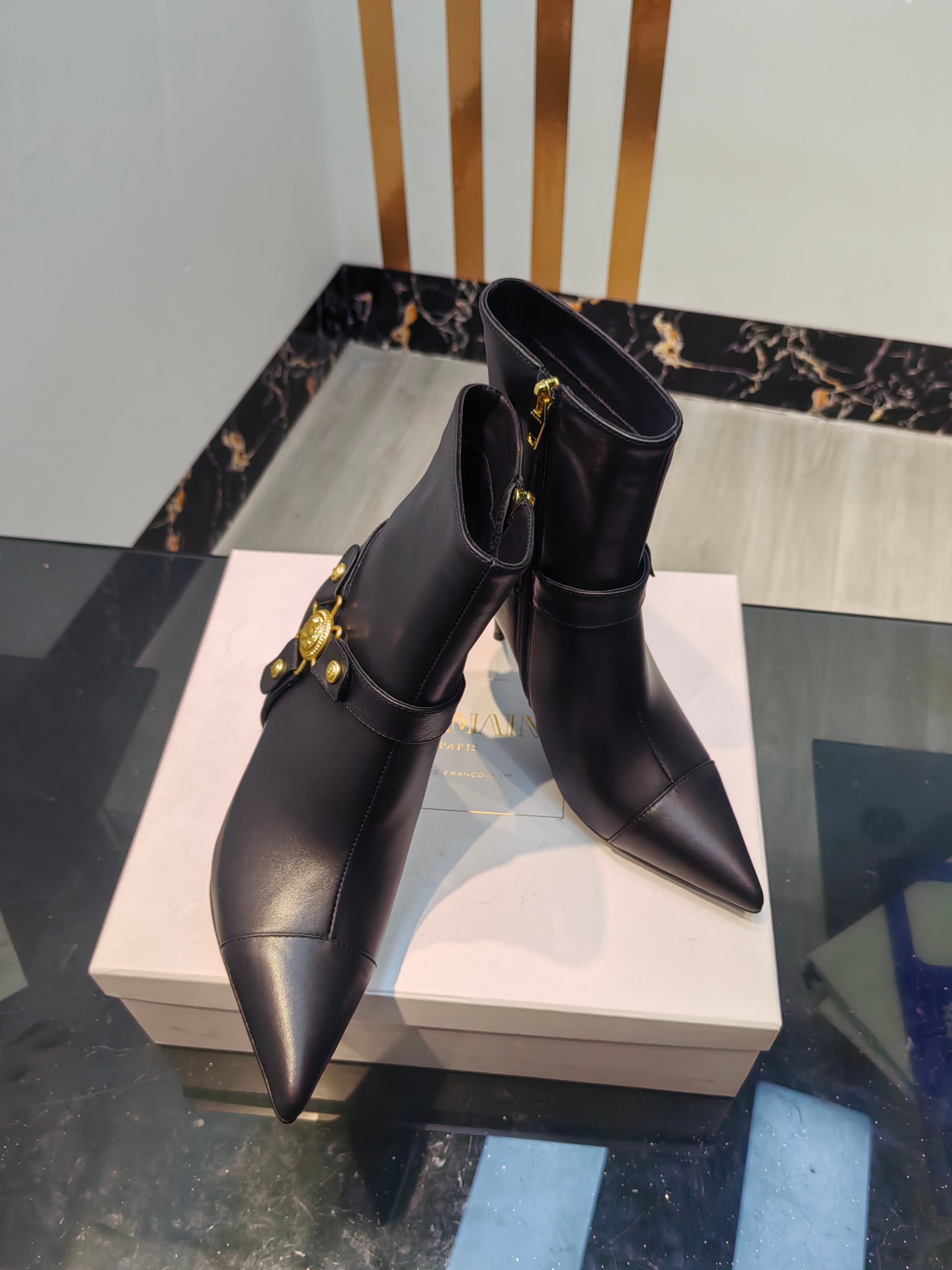 [TOP] Balmain High-Heeled Ankle Boots Cowhide - Black