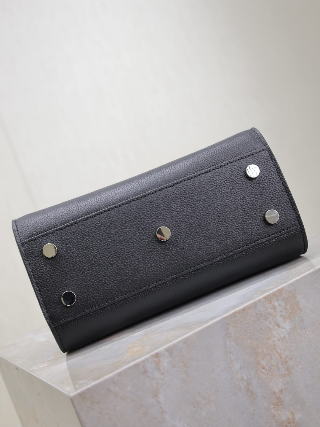 [TOP] Yves Saint Laurent YSL Sac De Jour Leather Bag 22x18x10.5cm- Black & SHW