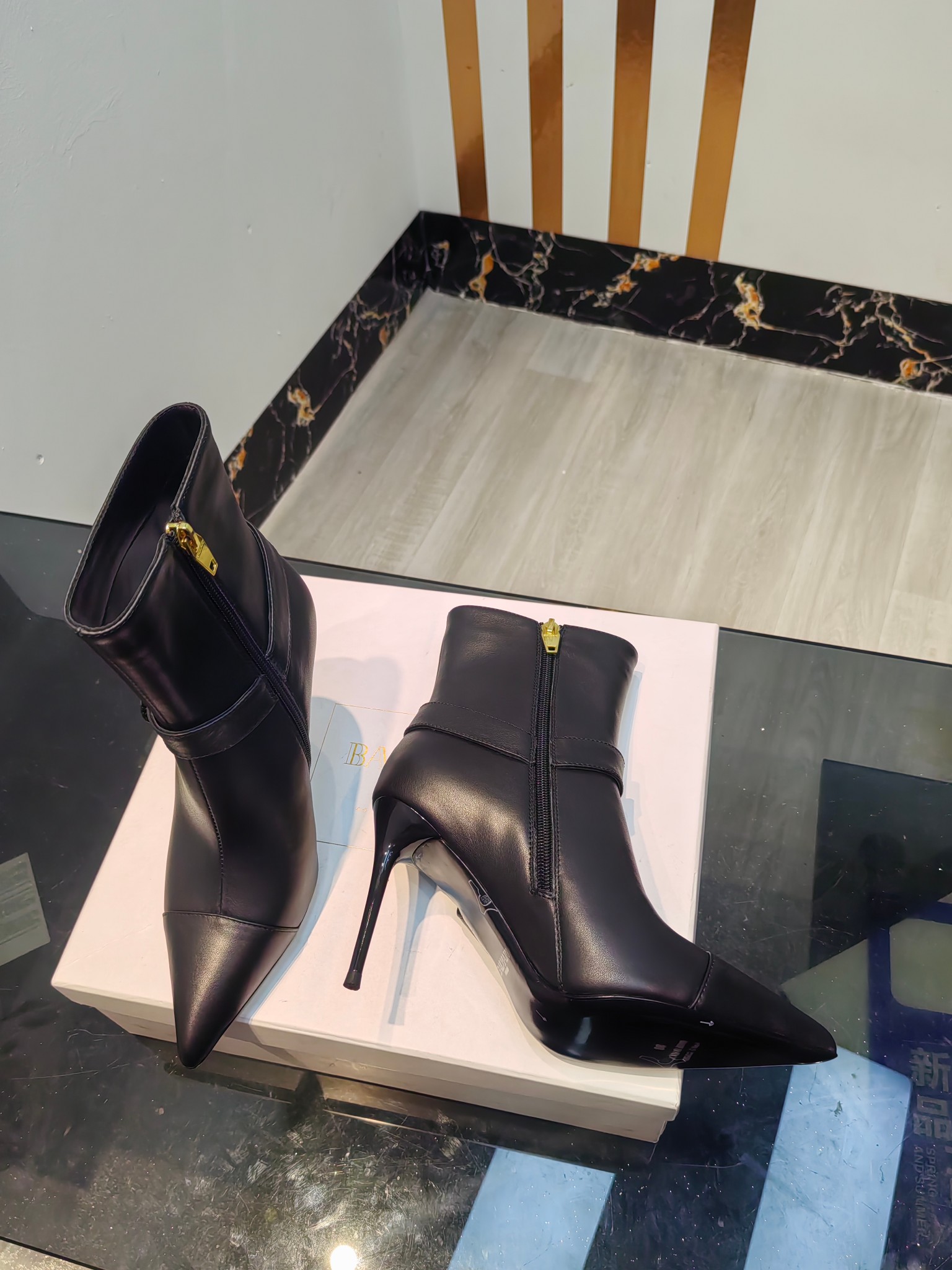 [TOP] Balmain High-Heeled Ankle Boots Cowhide - Black