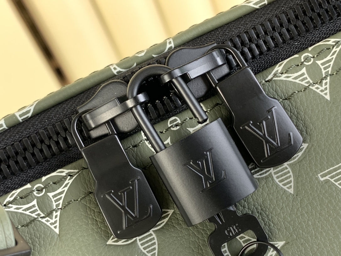 [TOP] Louis Vuitton LV Men's  Keepall Bandoulière 50 Bag 50x29x23cm - Green