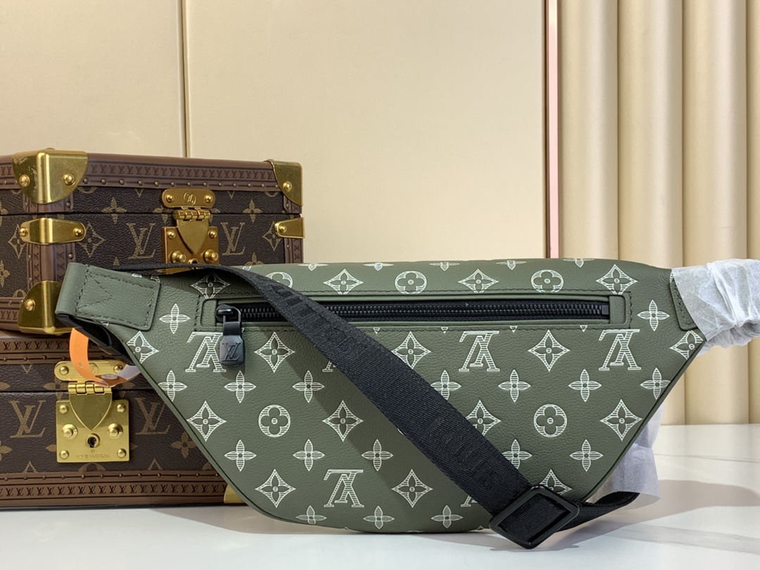 [TOP] Louis Vuitton LV Discovery Monogram Eclipse Bumbag 15 x 9 x 44 cm- Green