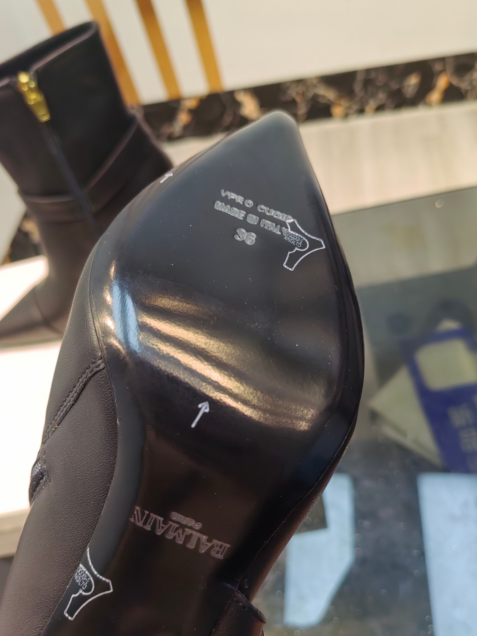 [TOP] Balmain High-Heeled Ankle Boots Cowhide - Black