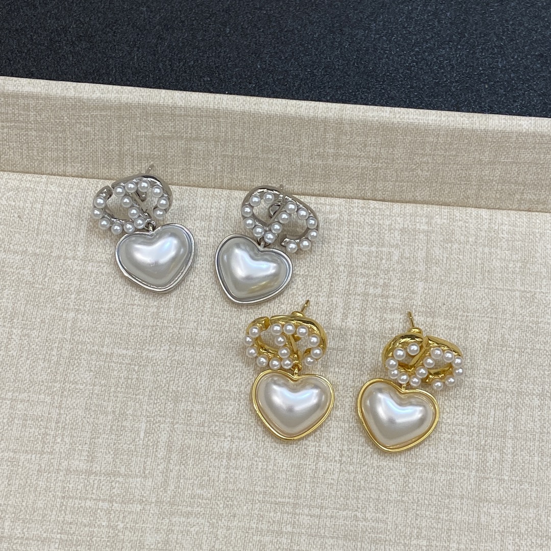 [TOP] Christian Dior Pearl Earrings - 2 Color