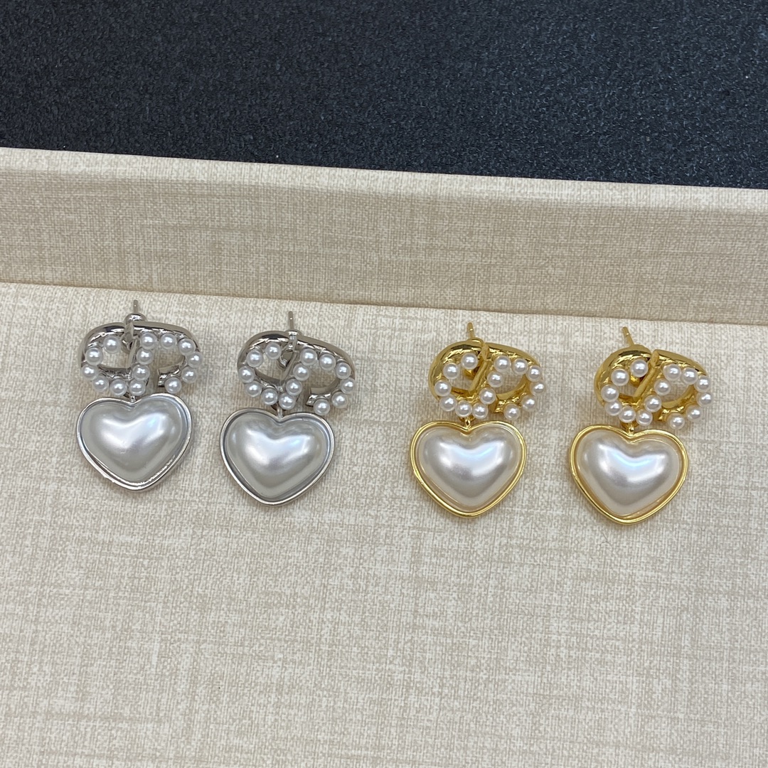 [TOP] Christian Dior Pearl Earrings - 2 Color