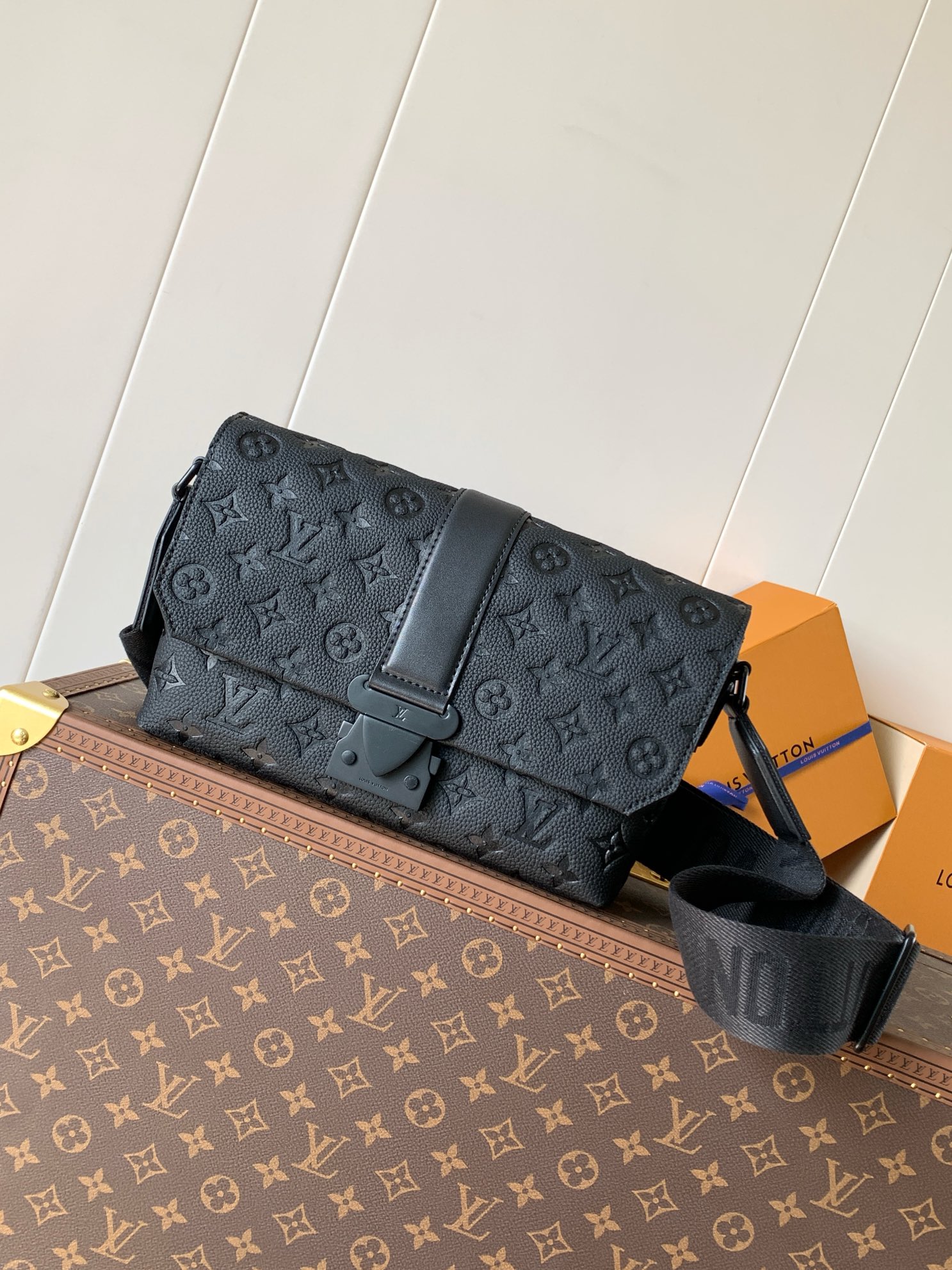 [TOP] Louis Vuitton LV Men's S-Cape Bag 28x16x10CM - Black