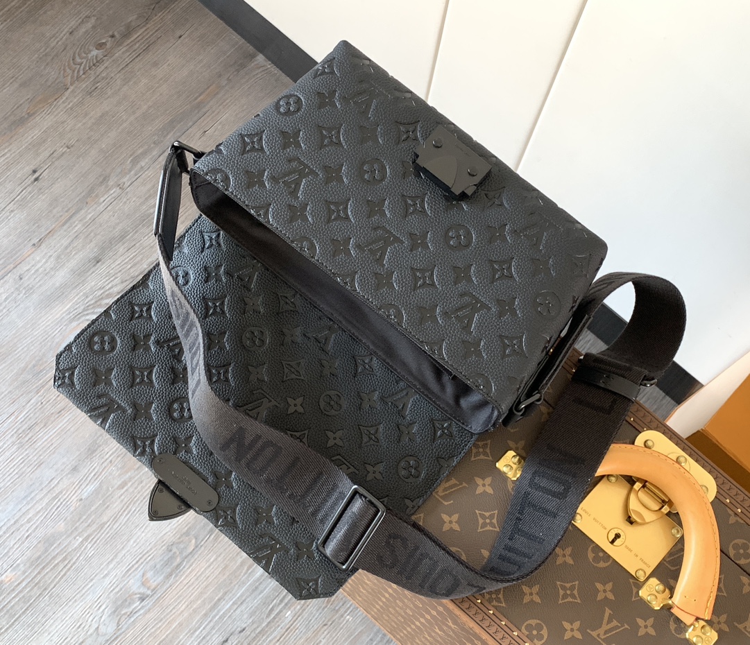 [TOP] Louis Vuitton LV Men's S-Cape Bag 28x16x10CM - Black