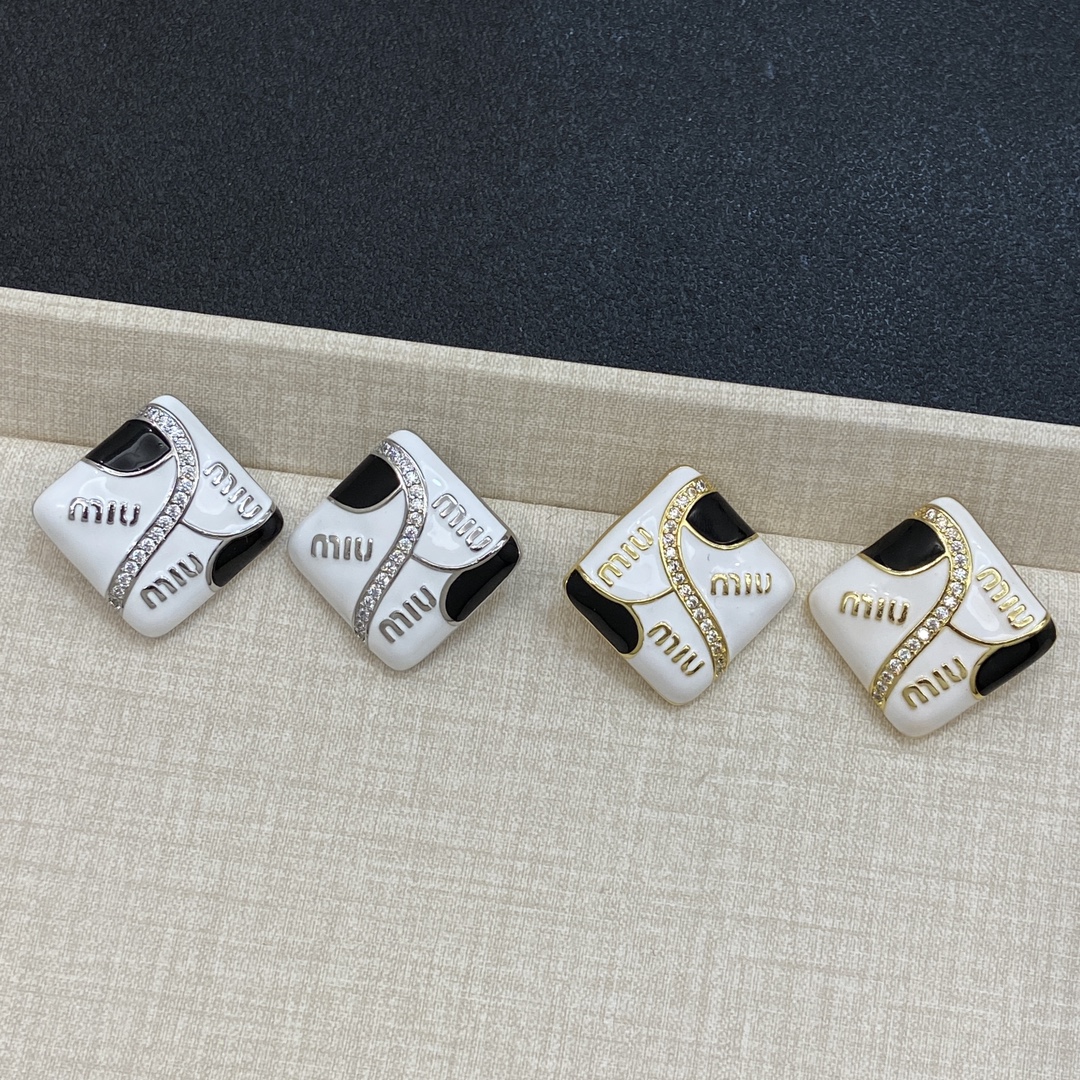 [TOP] Miu Miu Earrings - 2 Colors