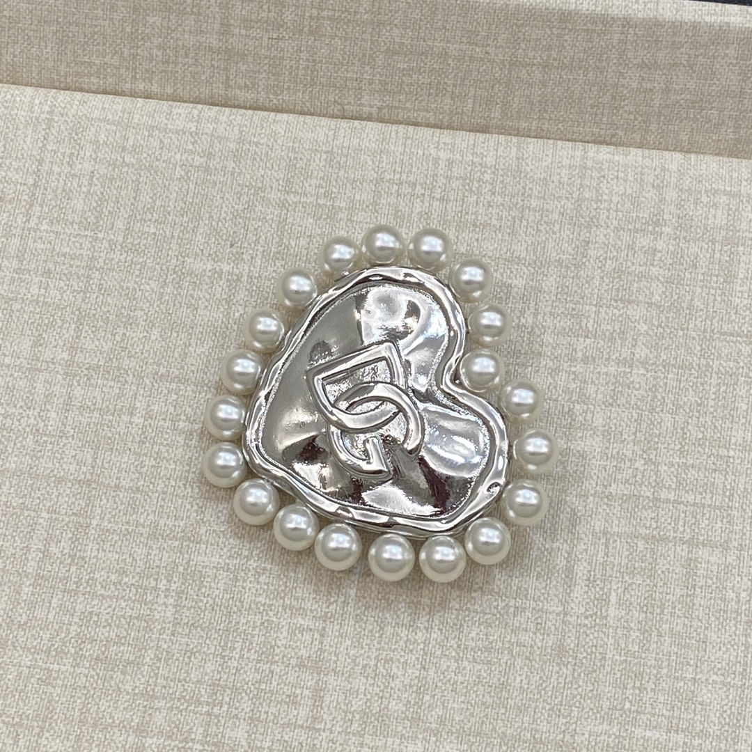 [TOP] Dolce & Gabbana D&G Brooch - 2 Colour