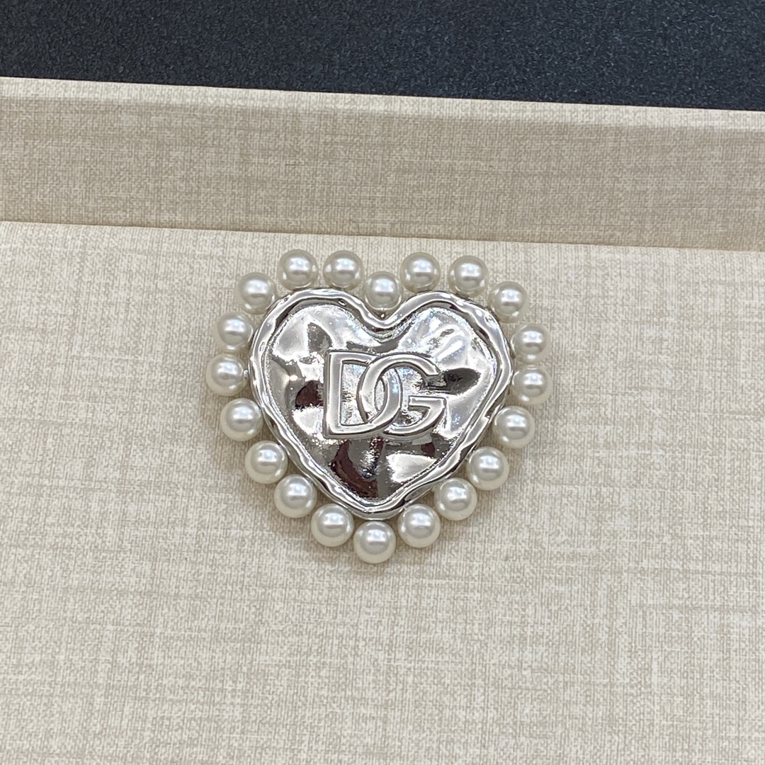 [TOP] Dolce & Gabbana D&G Brooch - 2 Colour