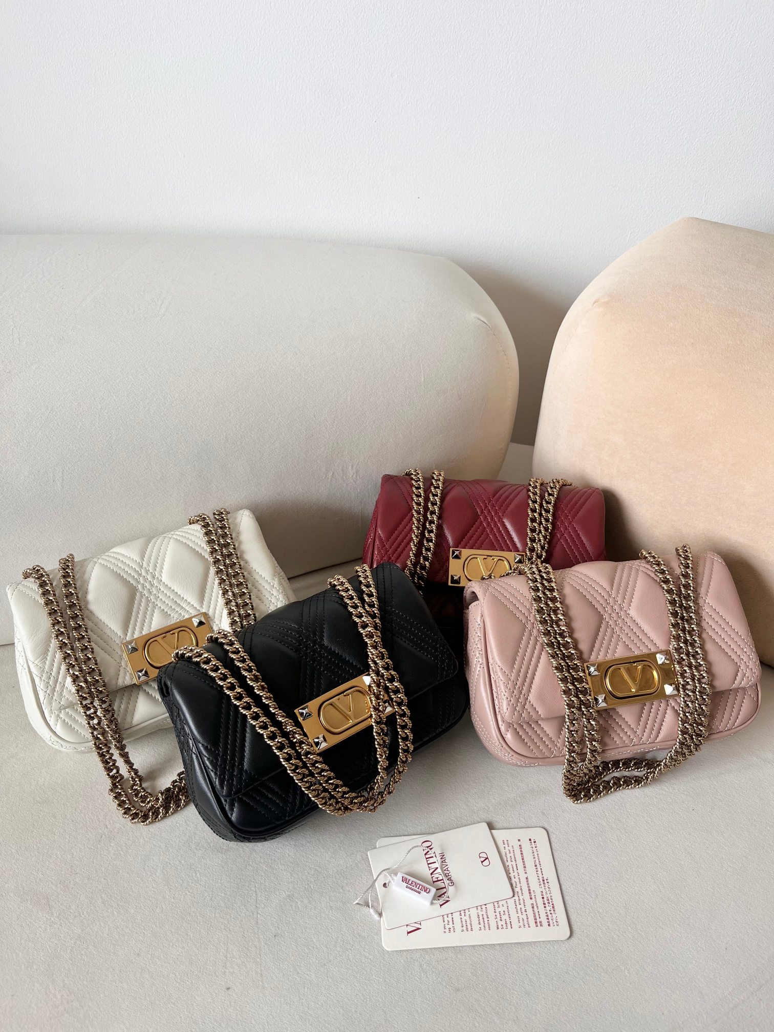 [TOP] VALENTINO Garavani Quiltie 67 Shoulder Bag Lambskin 19x13x6cm/23x17x8cm - 4 Color