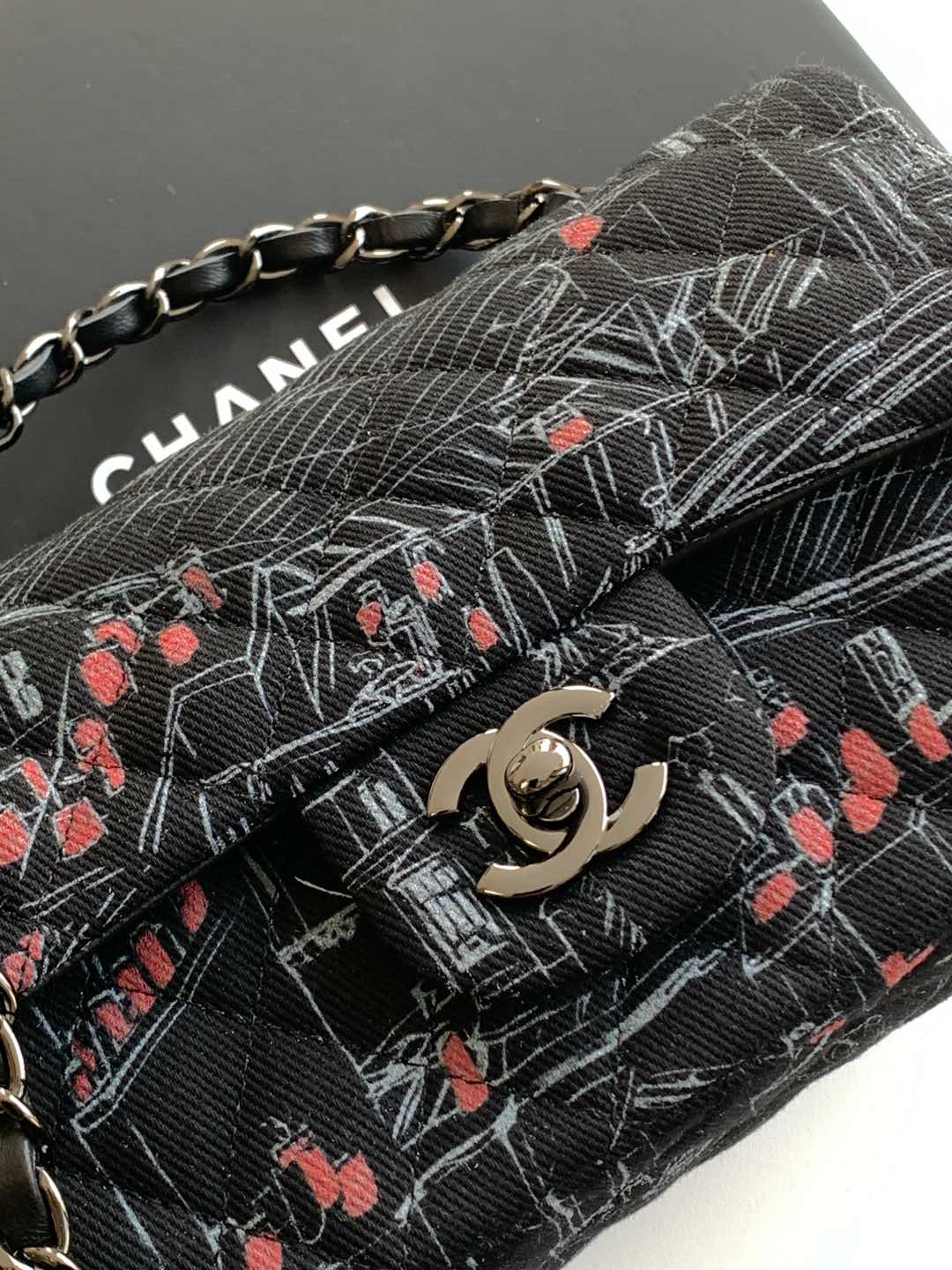 [TOP] CHANEL Canvas Printed Flap Bag 20cm/25cm - Black