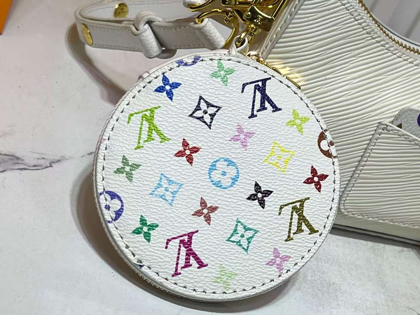[TOP] Louis Vuitton LV  Bag 19/13.5/6.5 cm - White
