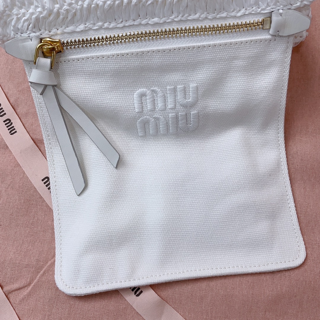 [TOP] Miu Miu Summer Tote Woven Bag 22X22.5X7.5cm - 2 Colour