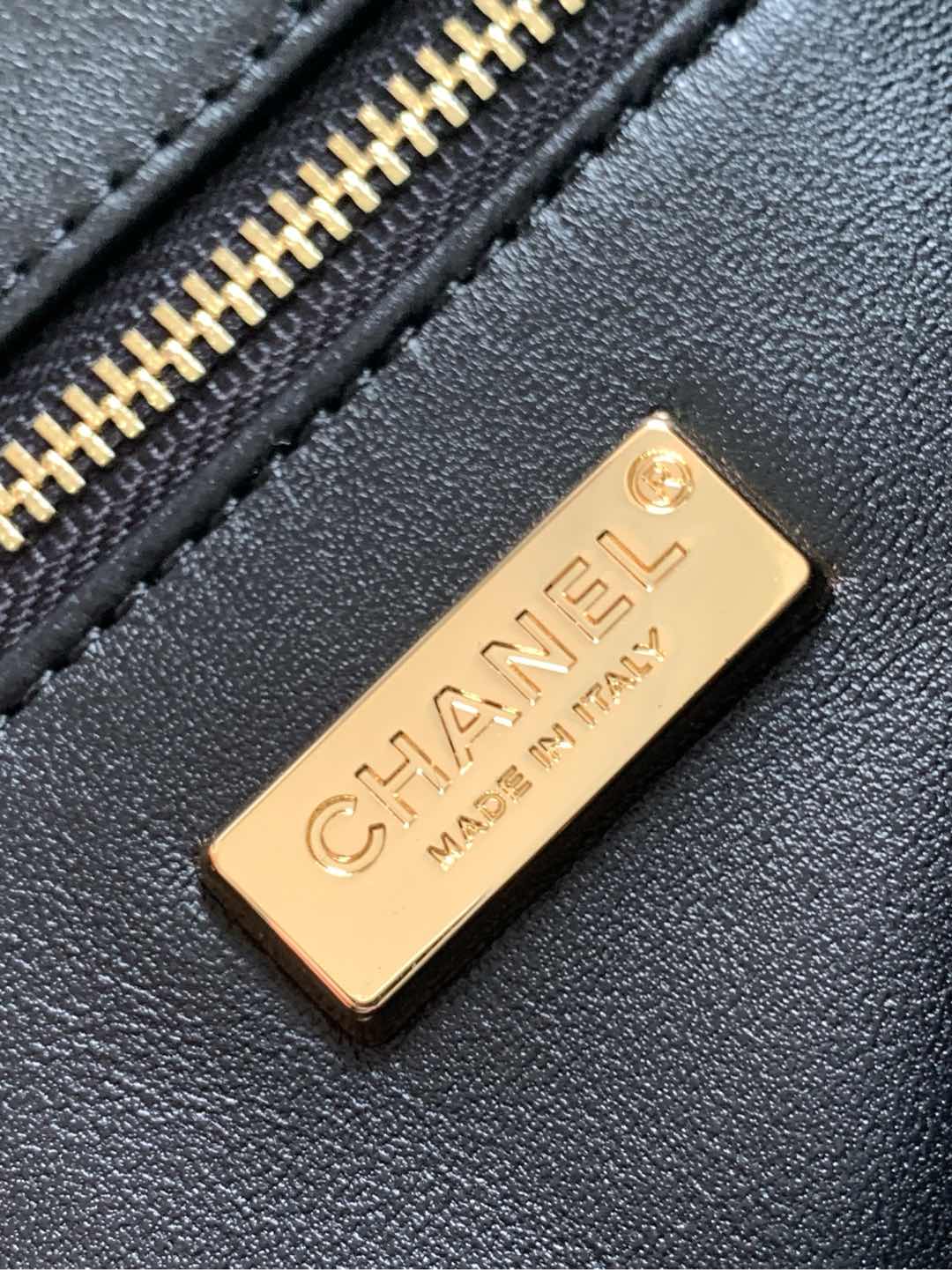 [TOP] CHANEL Flap Bag with Sequins 13x21x8cm - Black