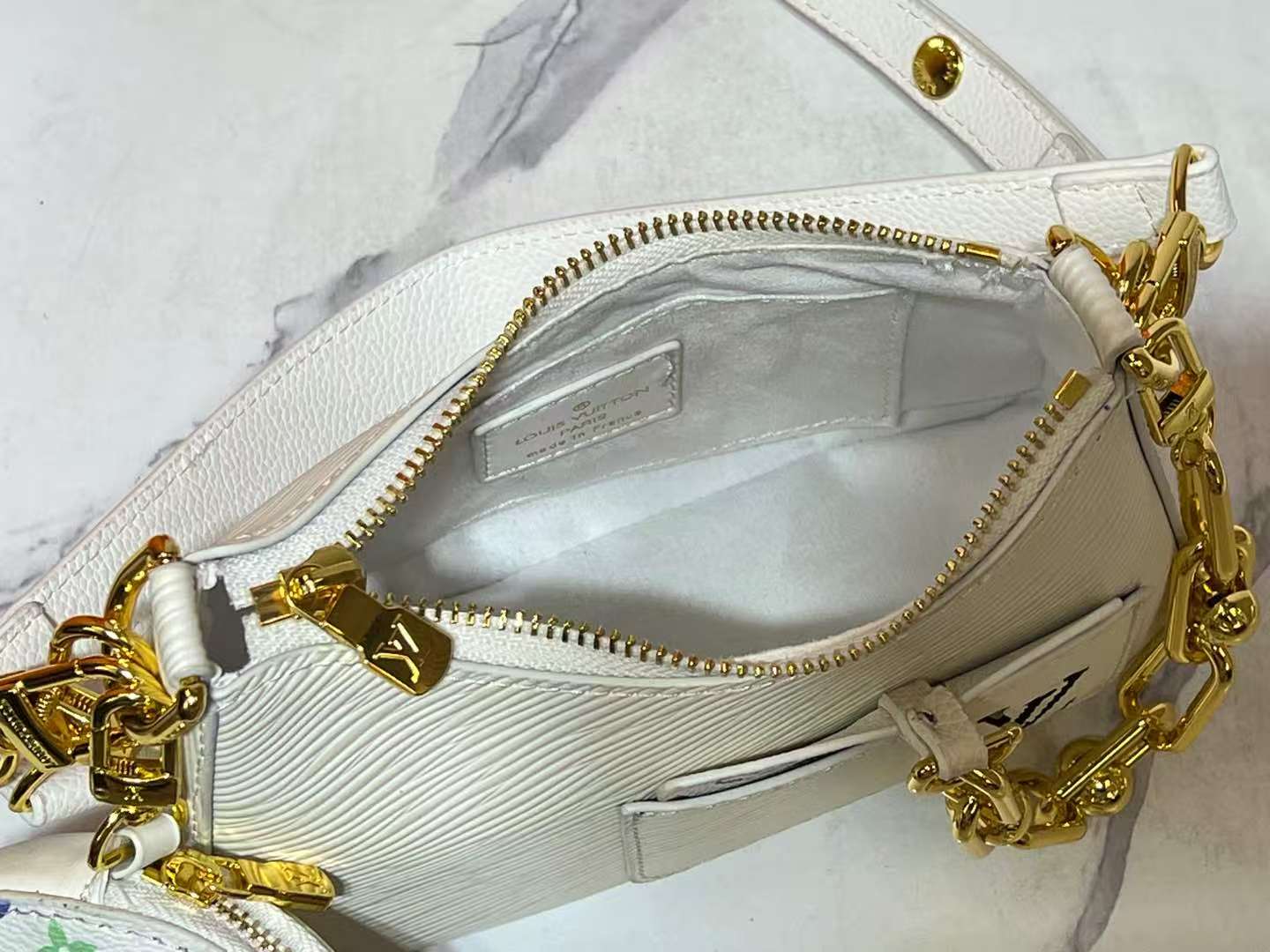 [TOP] Louis Vuitton LV  Bag 19/13.5/6.5 cm - White