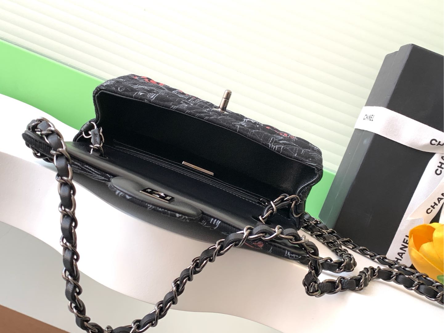 [TOP] CHANEL Canvas Printed Flap Bag 20cm/25cm - Black