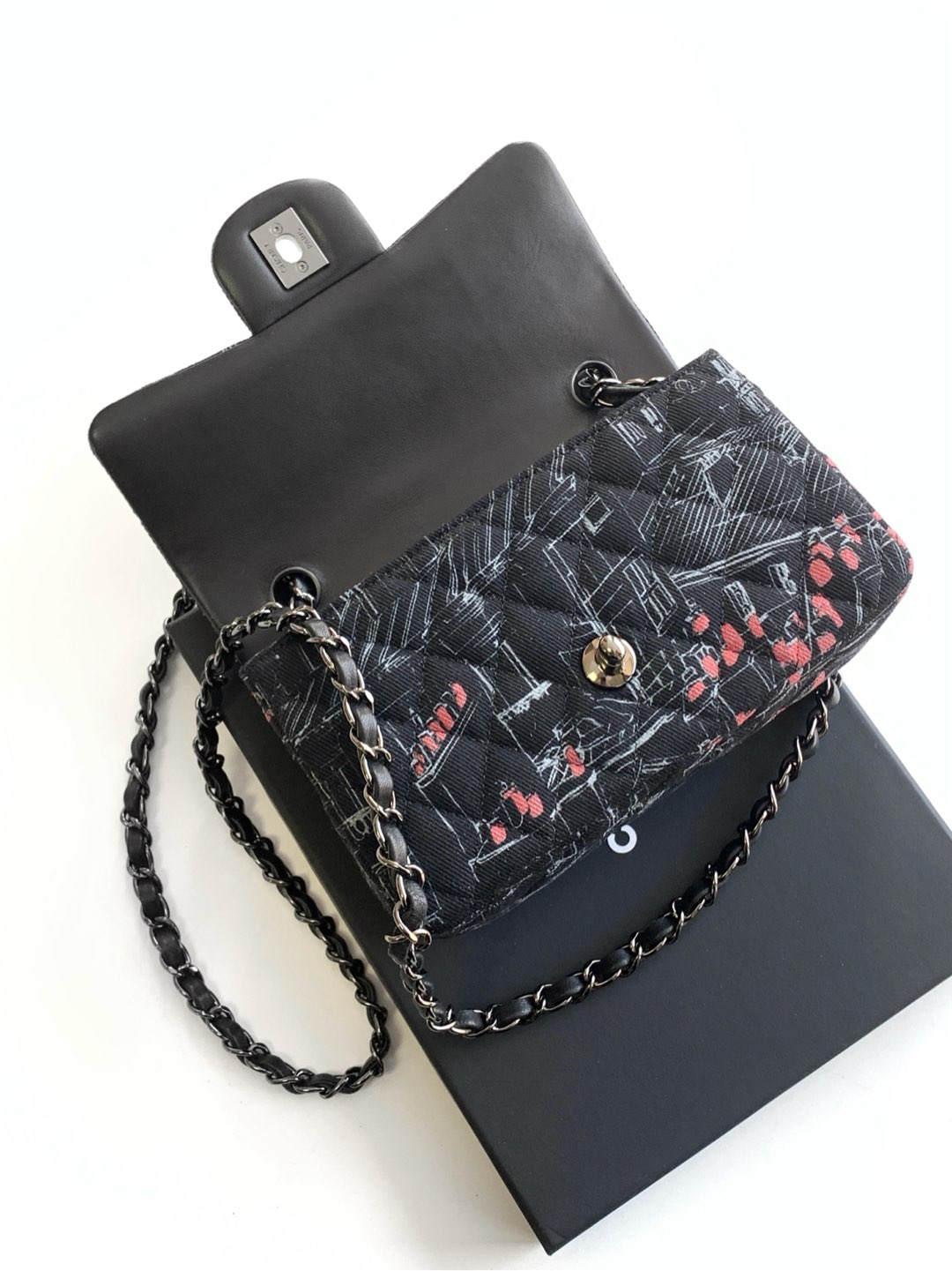 [TOP] CHANEL Canvas Printed Flap Bag 20cm/25cm - Black