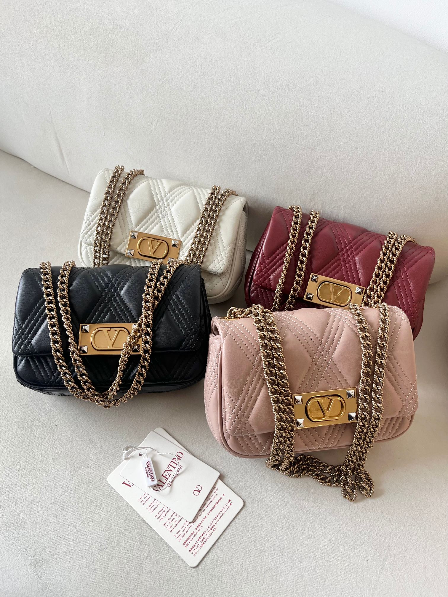 [TOP] VALENTINO Garavani Quiltie 67 Shoulder Bag Lambskin 19x13x6cm/23x17x8cm - 4 Color