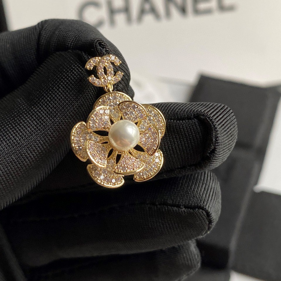 [TOP] CHANEL Flower CC Earrings - Gold