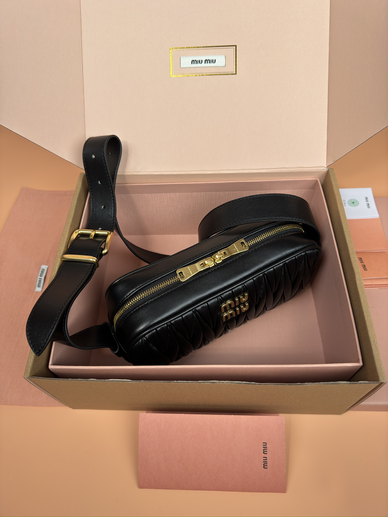 [TOP] Miu Miu Arcadie Matelasse Bag Lambskin 25×12×6.5cm - Brown/Black