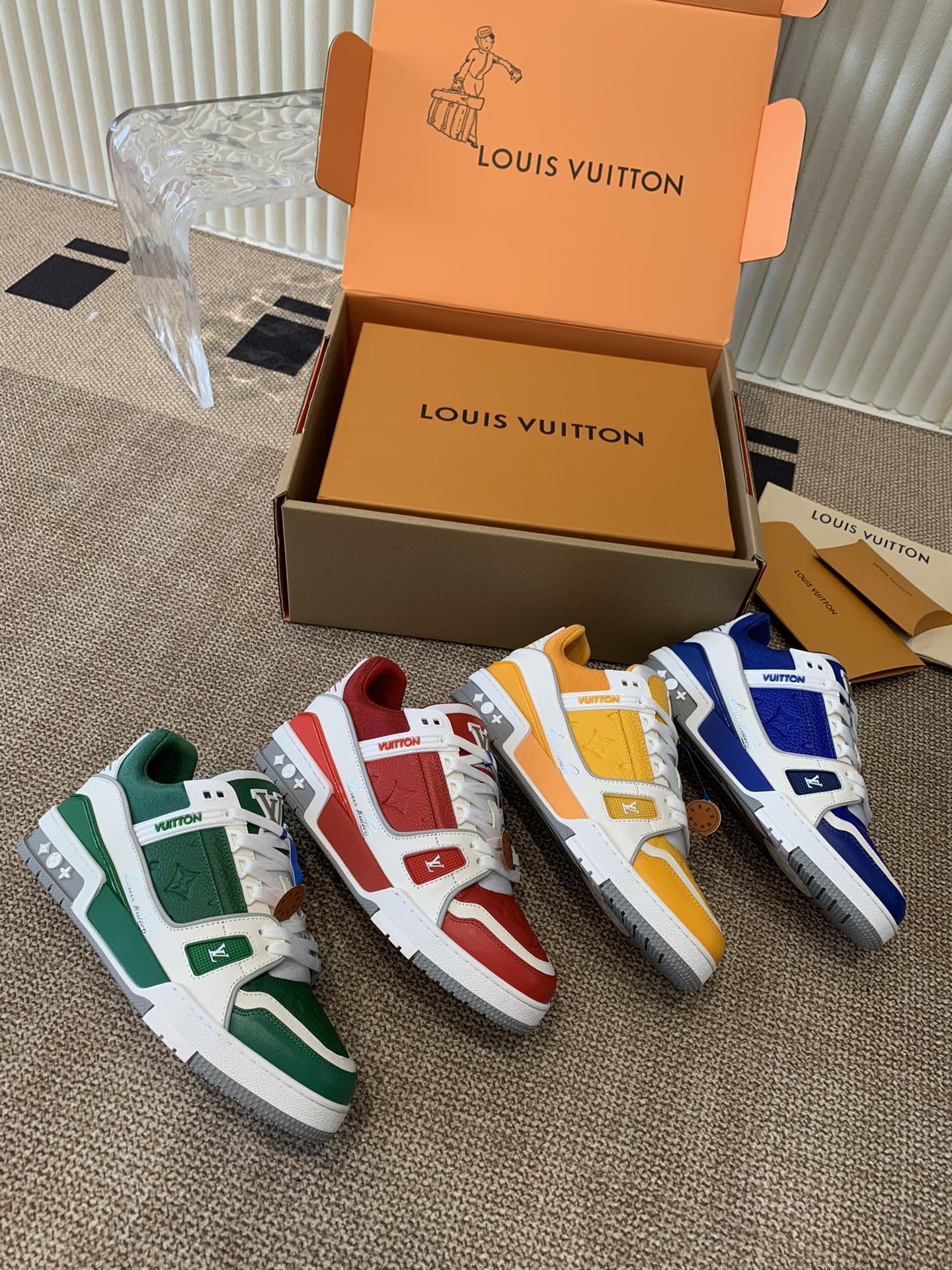 [TOP] Louis Vuitton LV Sneakers - 4 Colors