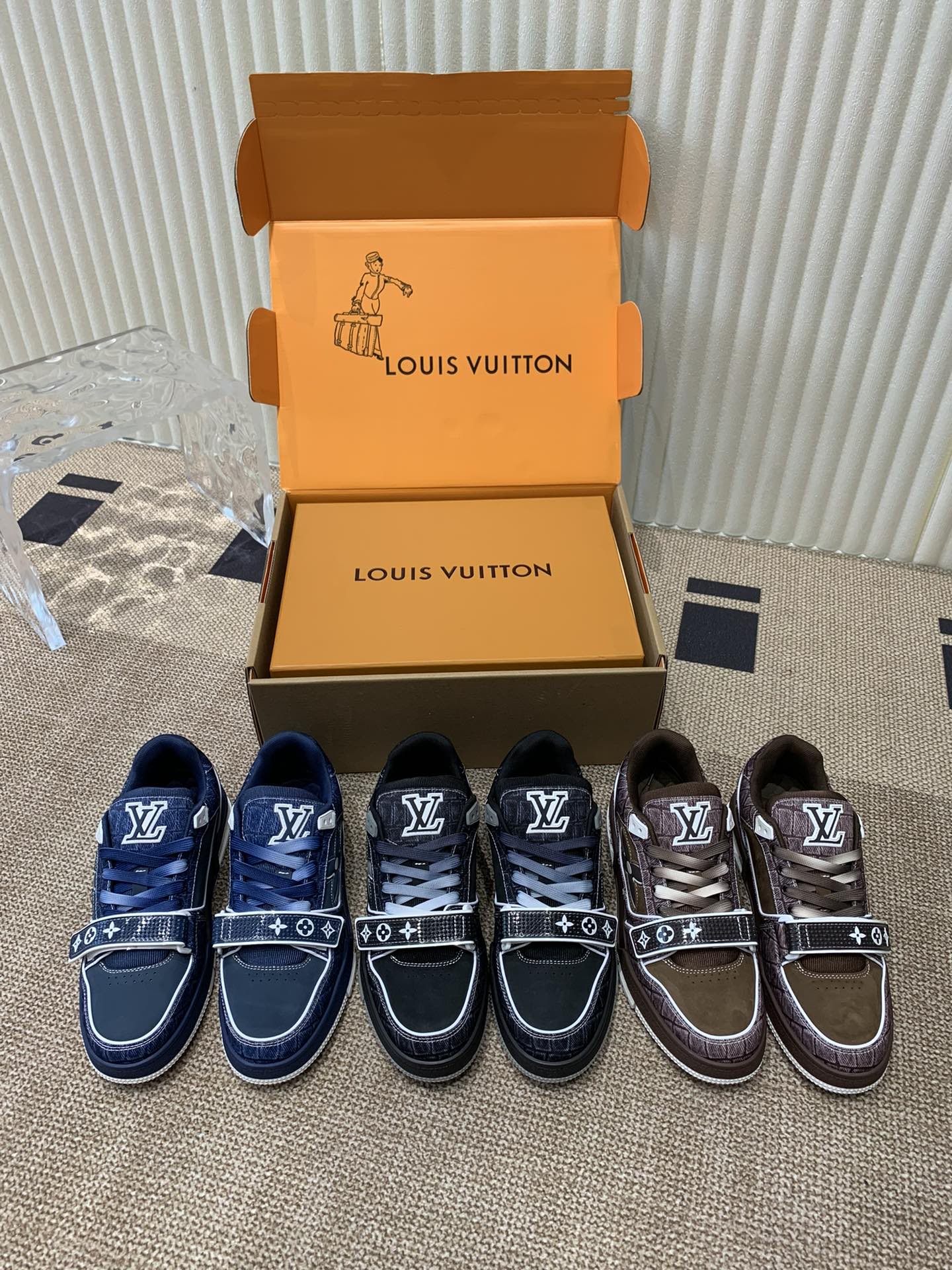 [TOP] Louis Vuitton LV Sneakers - 3 Colors