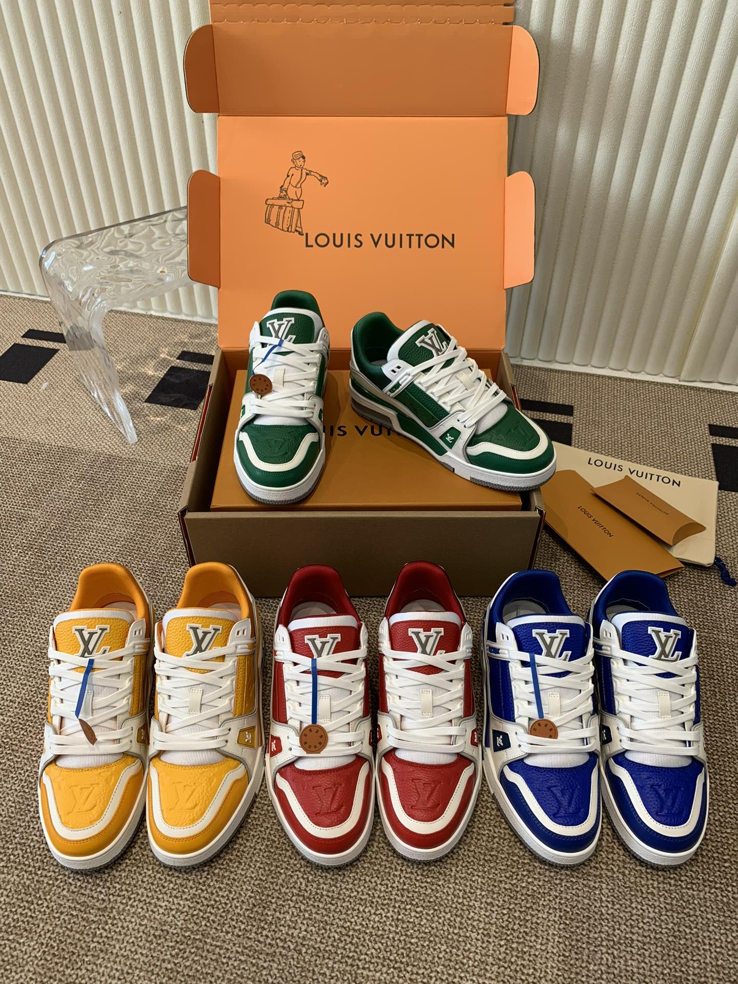 [TOP] Louis Vuitton LV Sneakers - 4 Colors