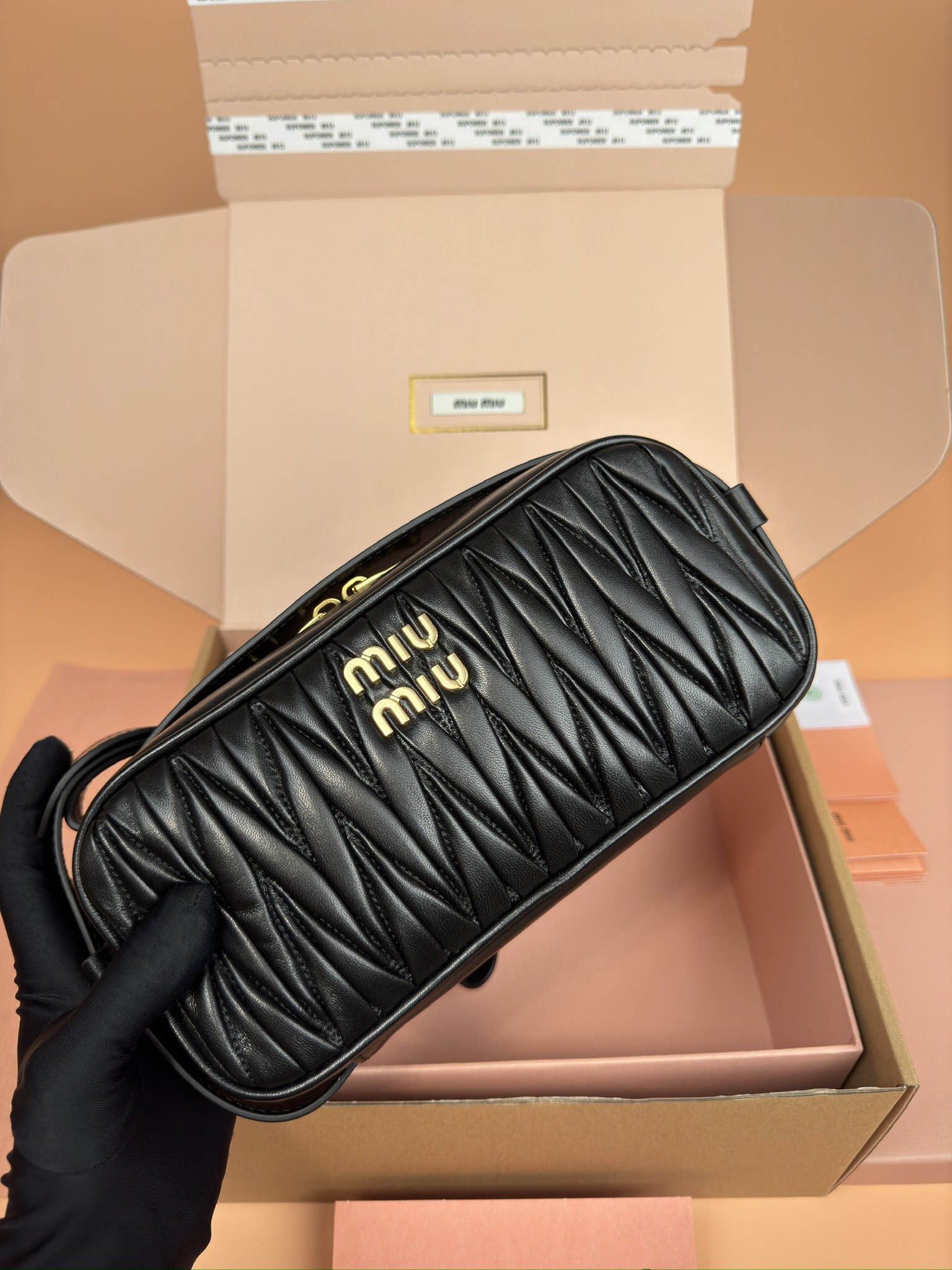 [TOP] Miu Miu Arcadie Matelasse Bag Lambskin 25×12×6.5cm - Brown/Black