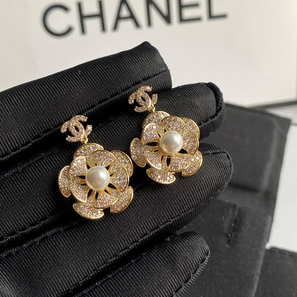 [TOP] CHANEL Flower CC Earrings - Gold