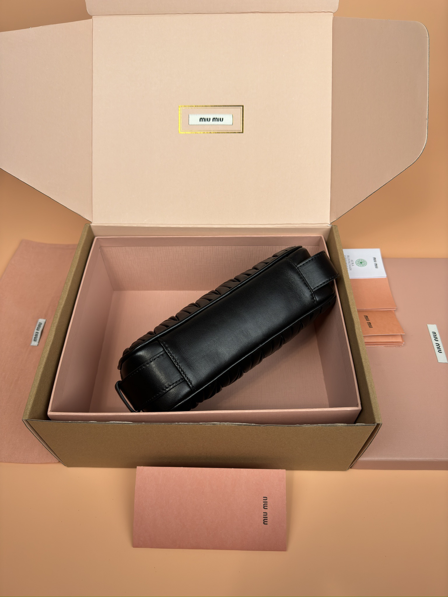 [TOP] Miu Miu Arcadie Matelasse Bag Lambskin 25×12×6.5cm - Brown/Black