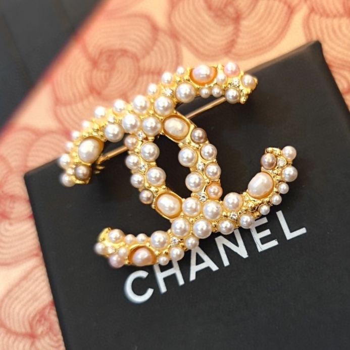 [TOP] CHANEL Brooch - Gold