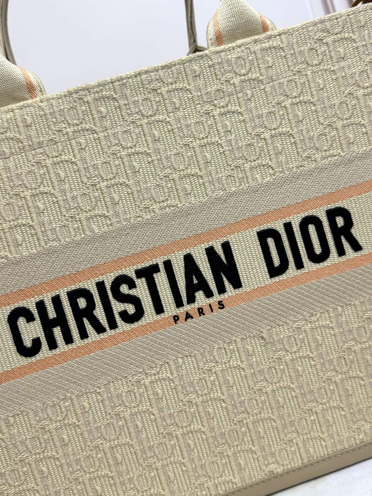 [TOP] Christian Dior Book Tote Bag Cow Leather 26.5*22*14 cm/36.5*28*17.5 cm - Apricot