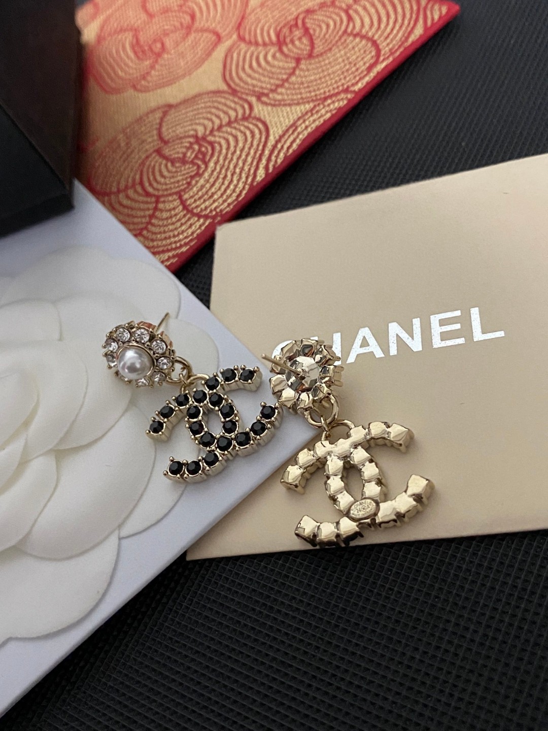 [TOP] CHANEL CC Earrings - Black